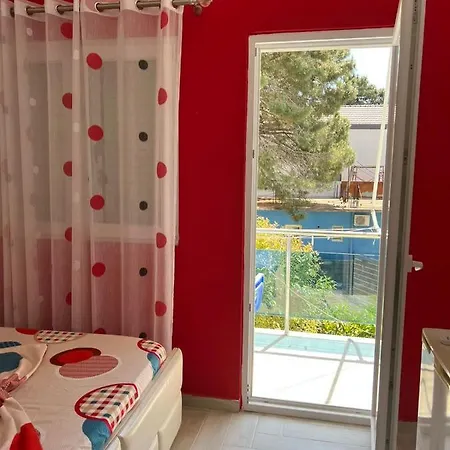 Rezidenca Mabel Hostal *