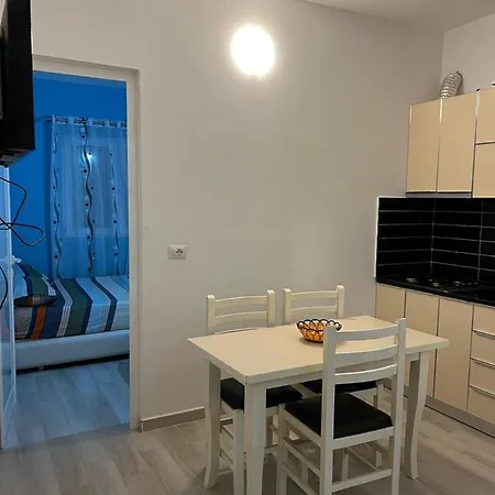 Rezidenca Mabel Hostel Velipoje
