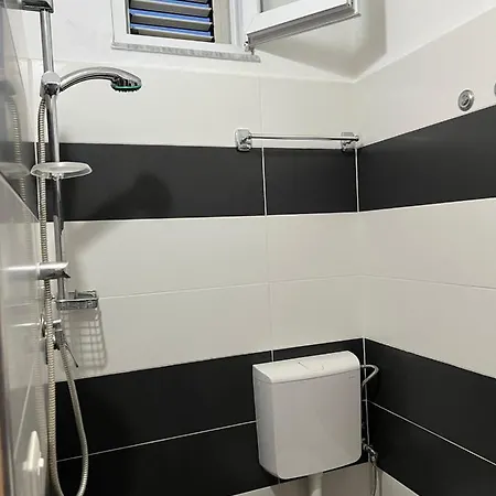 Rezidenca Mabel Hostal Velipojë