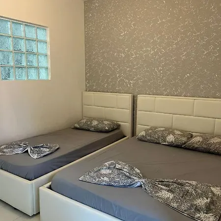 Rezidenca Mabel Hostel *