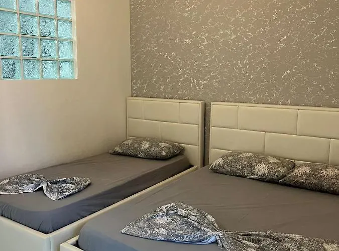 Rezidenca Mabel Hostel *