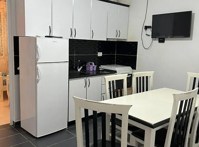 Hostel Rezidenca Mabel Velipojë